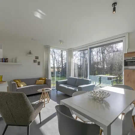 With Spacious Garden Holiday home