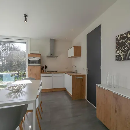 Modern Coastal Escape * Sint Maartensvlotbrug