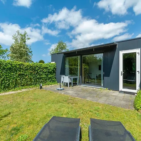 Modern Coastal Escape Ferienhaus Sint Maartensvlotbrug