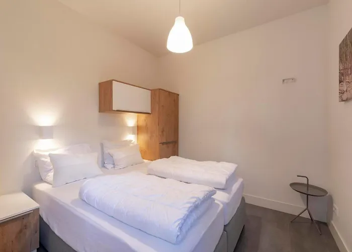 Modern Coastal Escape Feriehus