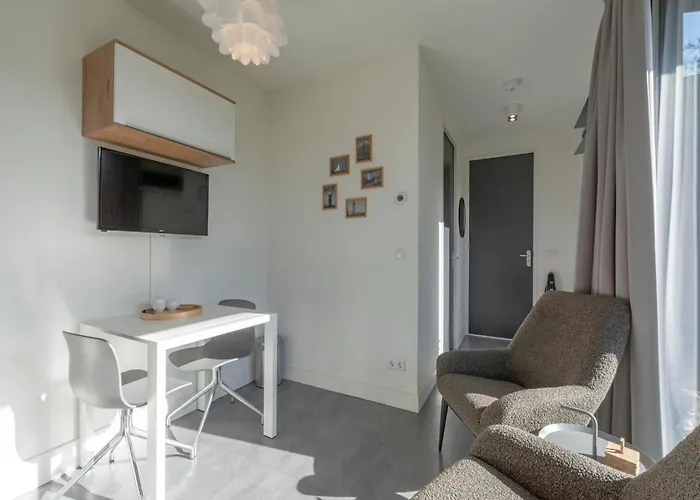 Modern Coastal Escape Feriehus *