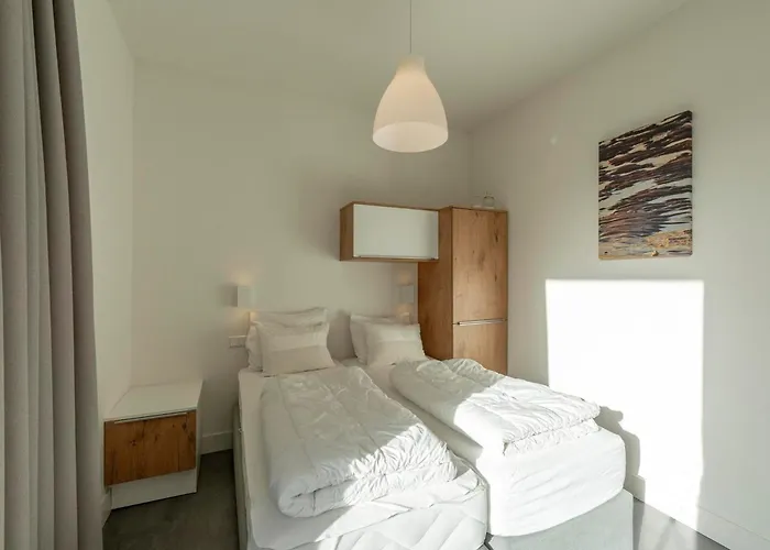 Modern Coastal Escape Feriehus