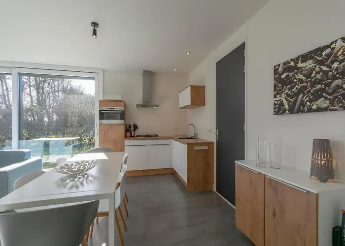 Modern Coastal Escape * Sint Maartensvlotbrug