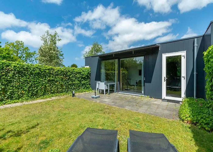 Modern Coastal Escape Feriehus Sint Maartensvlotbrug